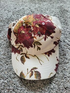 Floral Print Women's Baseball Cap in Cream and Burgundy